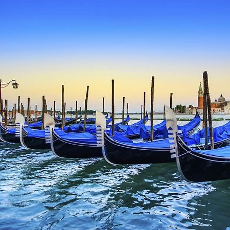 Apartamento Residenza La Torretta Venecia Exterior foto