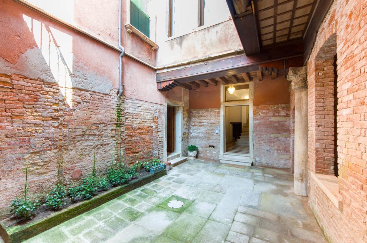 Apartamento Residenza La Torretta Venecia Exterior foto