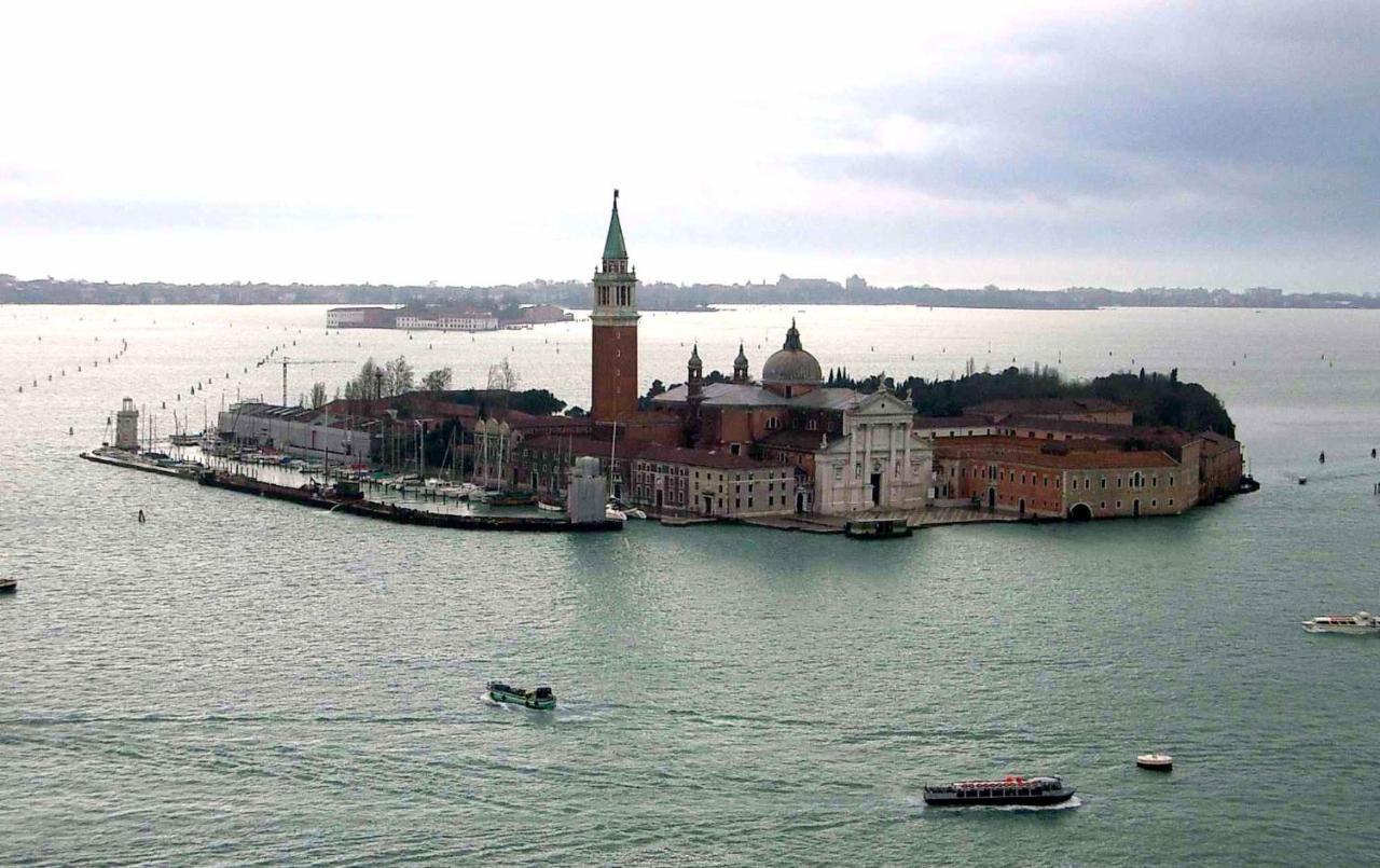 Apartamento Residenza La Torretta Venecia Exterior foto